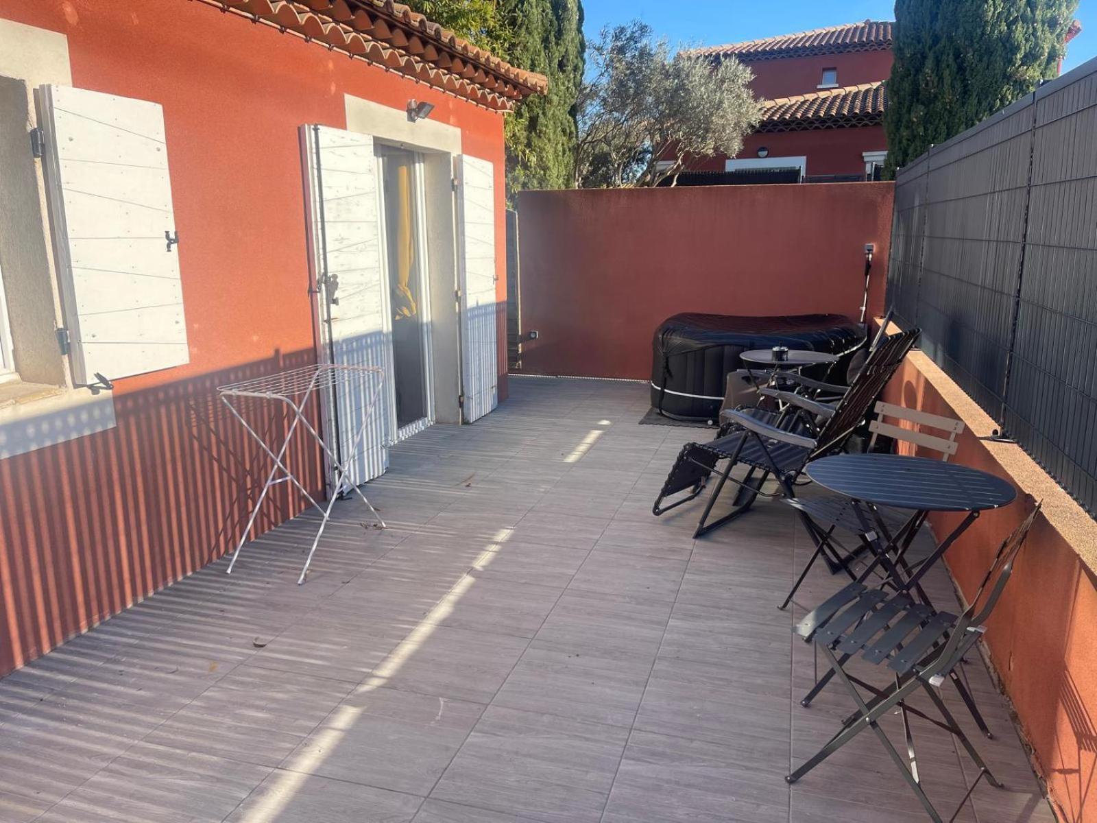 Aparthotel La Casa Bella Gignac-la-Nerthe Exteriér fotografie